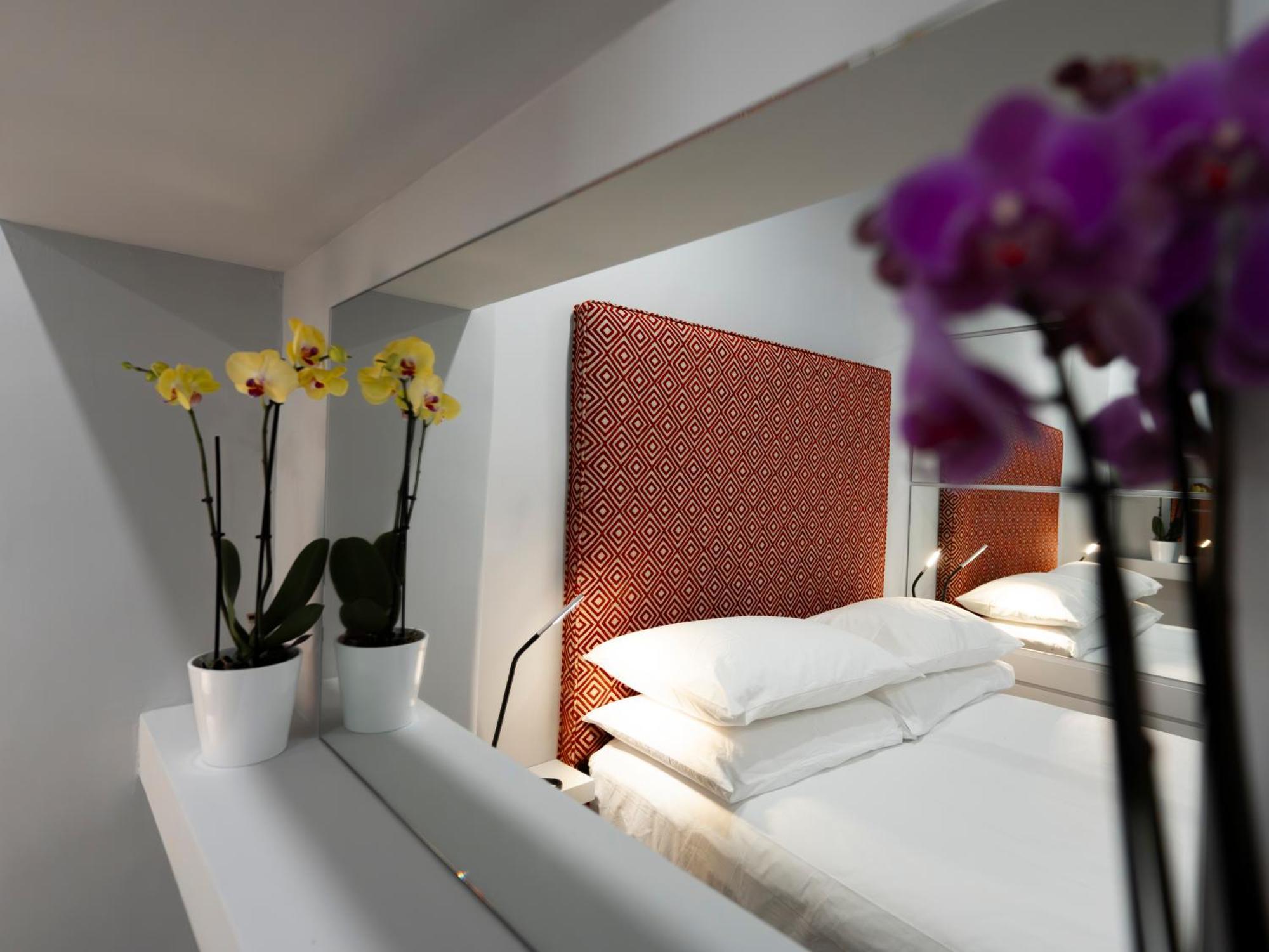 Casa Vacanze Bracco 45 Napoli Bagian luar foto